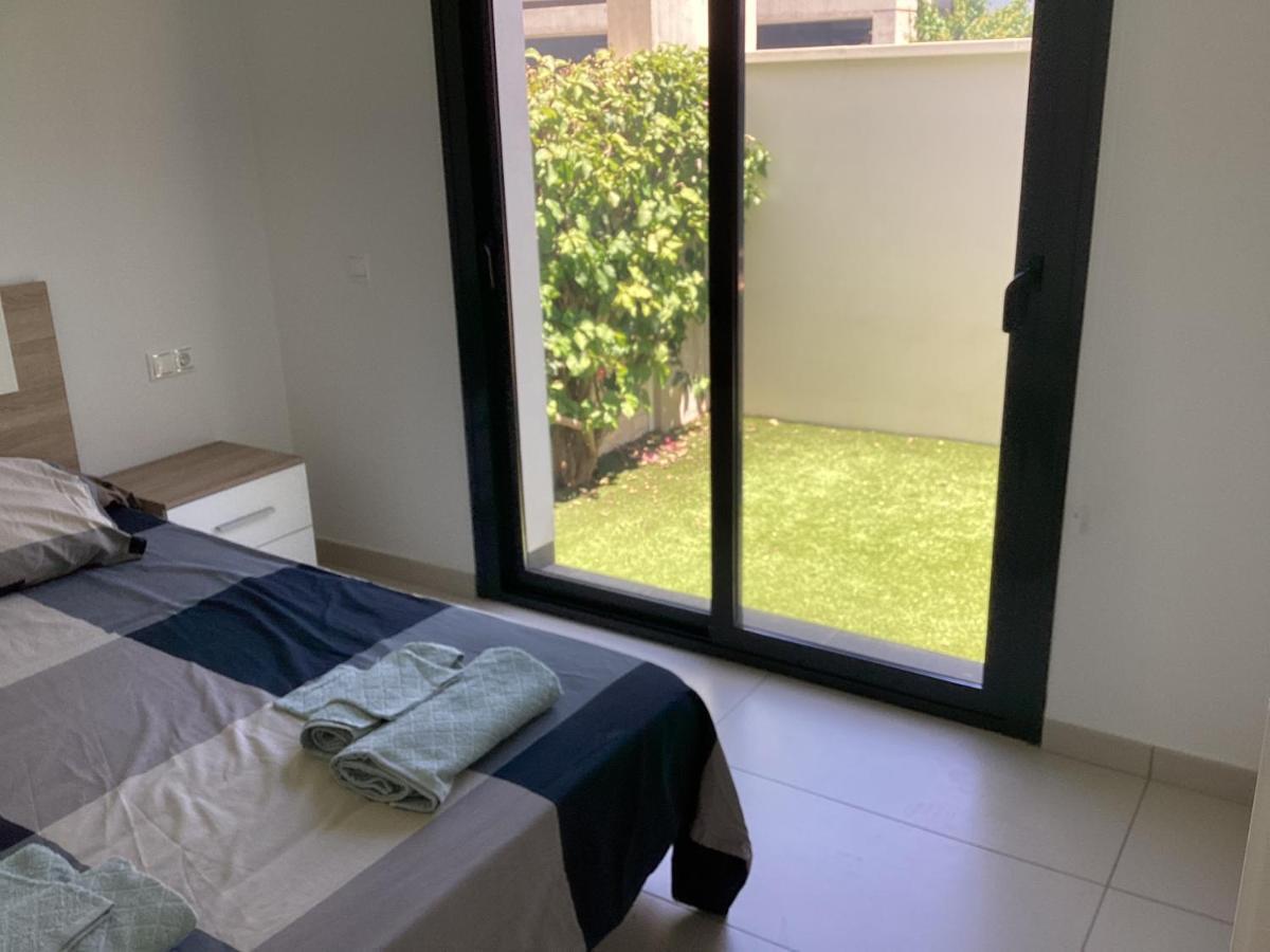 Housesleeps6-Pool-Beach-Garden-Solarium-Petok 오리후엘라 외부 사진